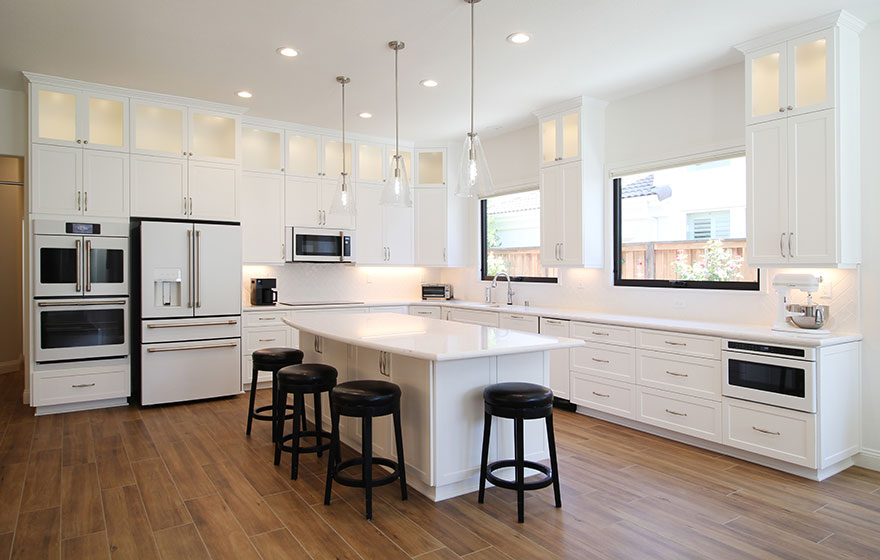 Elegant White Kitchen - 10477