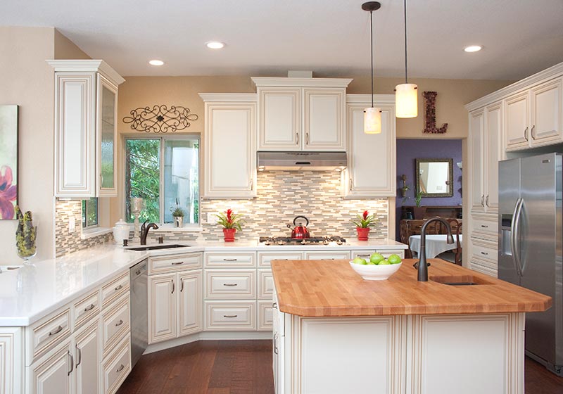 Stunning Expressions® Kitchen | Cabinet Door Gallery ...