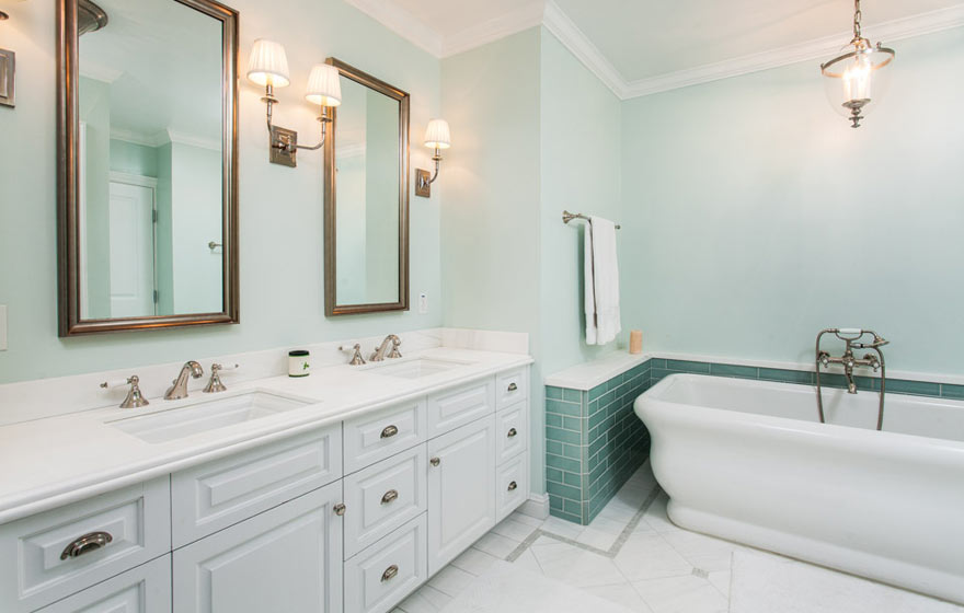 Featuring neutral coastal colors, this bathroom fosters a peaceful and relaxing atmosphere.